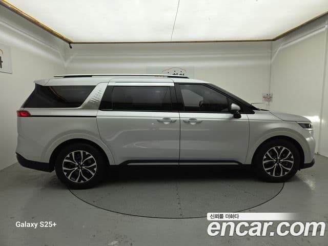 Kia Carnival 2021 — Фото 3/19