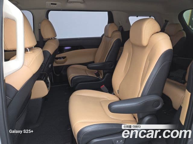 Kia Carnival 2021 — Фото 10/19