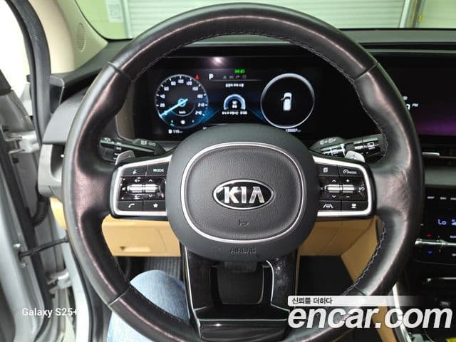 Kia Carnival 2021 — Фото 16/19