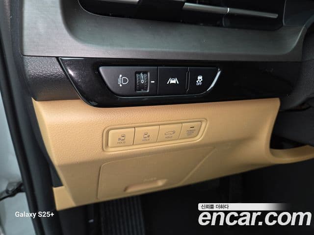 Kia Carnival 2021 — Фото 17/19
