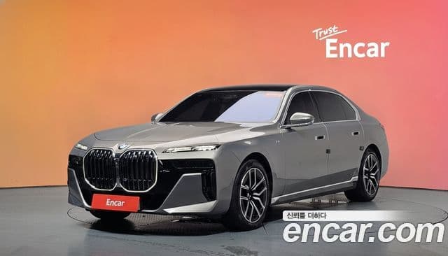 BMW 7 Series 2023 — Şəkil 1/20