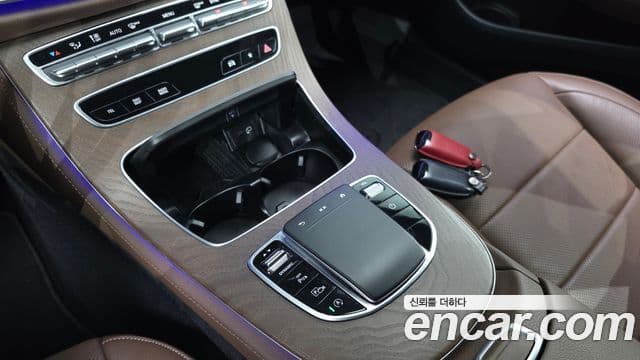 Mercedes-Benz E-Class 2023 — Şəkil 22/30