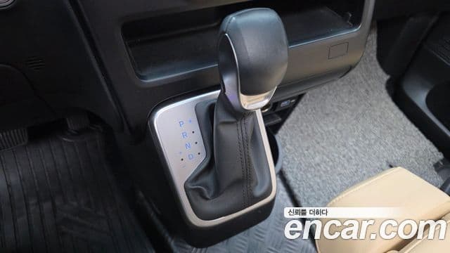 Hyundai Staria 2023 — Şəkil 9/20