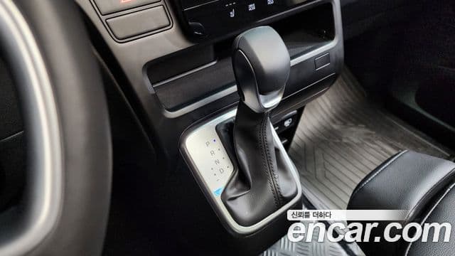 Hyundai Staria 2025 — Şəkil 9/20