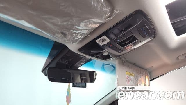 Hyundai Staria 2025 — Şəkil 17/20