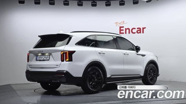 Kia Sorento 2023 — Фото 2/20