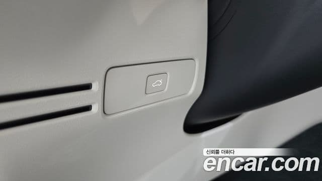 Volvo XC40 2024 — Фото 15/20