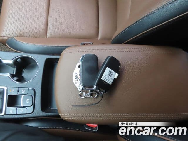 Kia Sportage The Bold 2020 — ფოტო 15/20