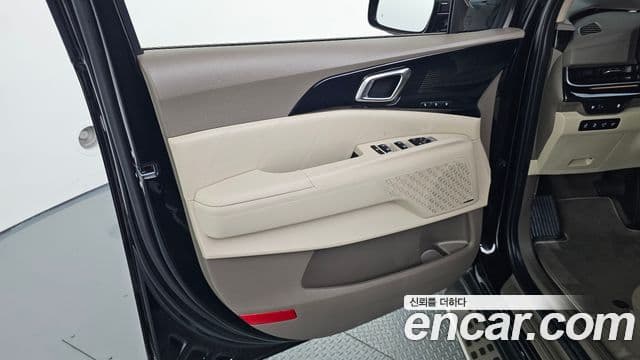 Kia Carnival 2025 — Фото 19/20