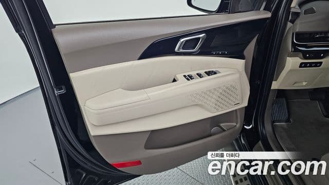 Kia Carnival 2025 — Şəkil 14/30