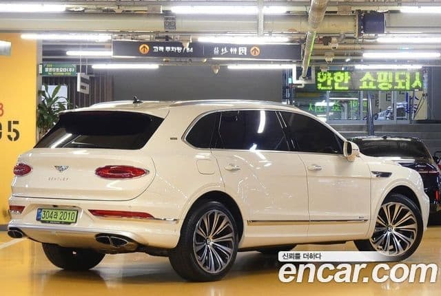 Bentley Bentayga 2024 — Şəkil 1/19