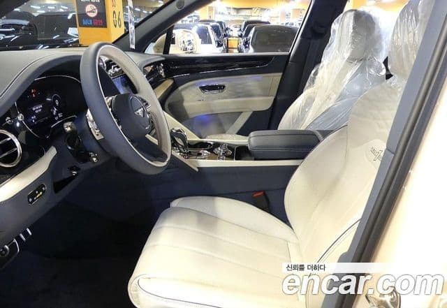 Bentley Bentayga 2024 — Şəkil 6/19