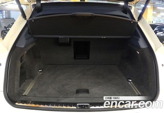 Bentley Bentayga 2024 — Şəkil 8/19