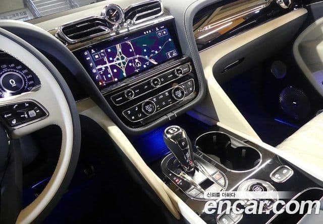 Bentley Bentayga 2024 — Şəkil 13/19