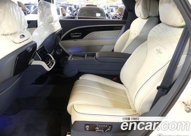 Bentley Bentayga 2024 — Photo 16/19