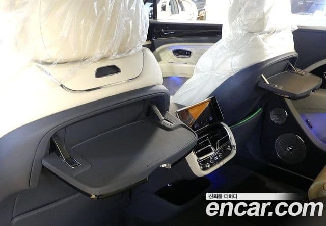 Bentley Bentayga 2024 — Şəkil 16/19