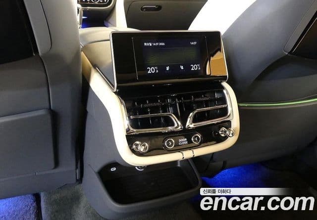 Bentley Bentayga 2024 — Şəkil 17/19
