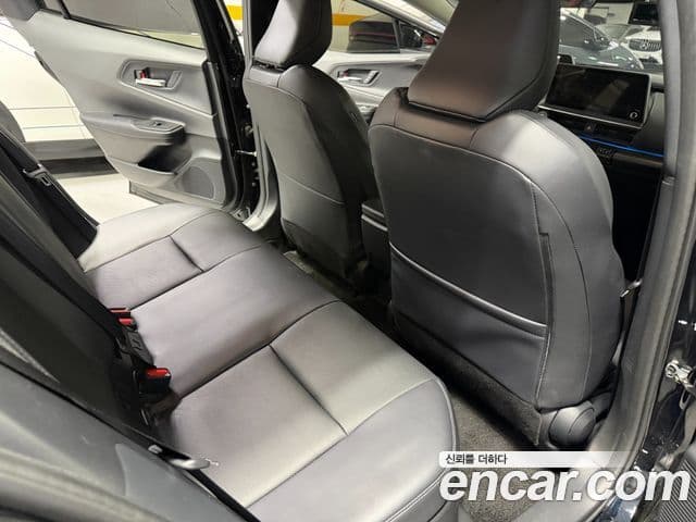 Toyota Prius 2024 — Şəkil 8/20