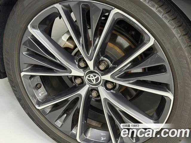 Toyota Prius 2024 — Şəkil 13/20