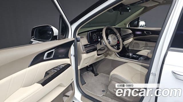 Kia Carnival 2021 — ფოტო 10/20