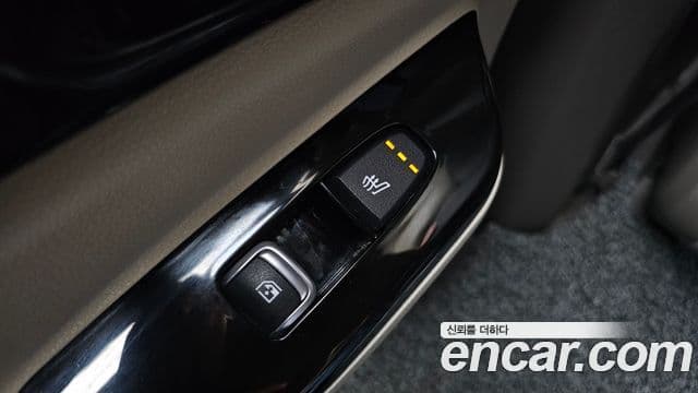 Kia Carnival 2021 — ფოტო 19/20