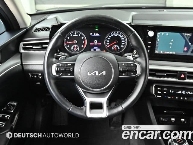 Kia K5 2023 — Şəkil 12/20