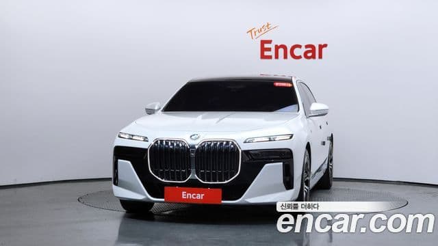 BMW 7 Series 2025 — ფოტო 37/38