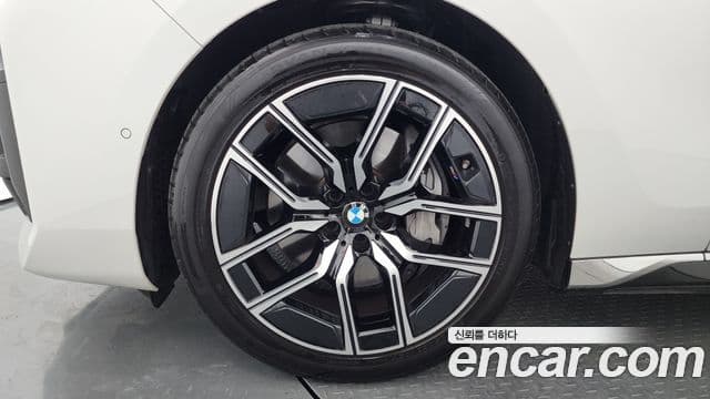 BMW 7 Series 2025 — ფოტო 9/38