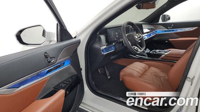BMW 7 Series 2025 — ფოტო 35/38