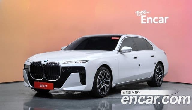 BMW 7 Series 2025 — ფოტო 25/38