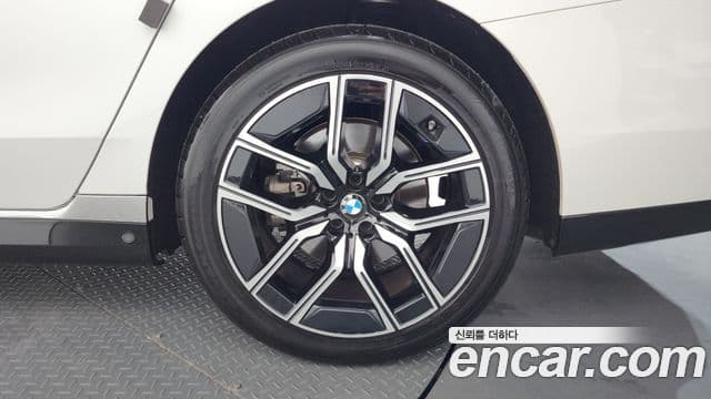 BMW 7 Series 2025 — ფოტო 14/38