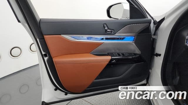 BMW 7 Series 2025 — ფოტო 27/38
