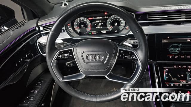 Audi A8 2021 — ფოტო 14/20