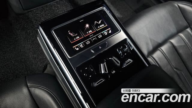 Audi A8 2021 — Şəkil 17/20