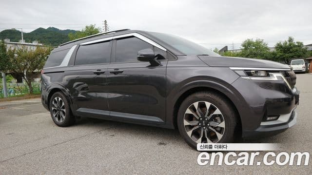 Kia Carnival 2021 — ფოტო 2/20