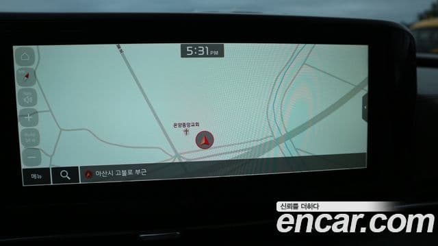 Kia Carnival 2021 — ფოტო 16/20