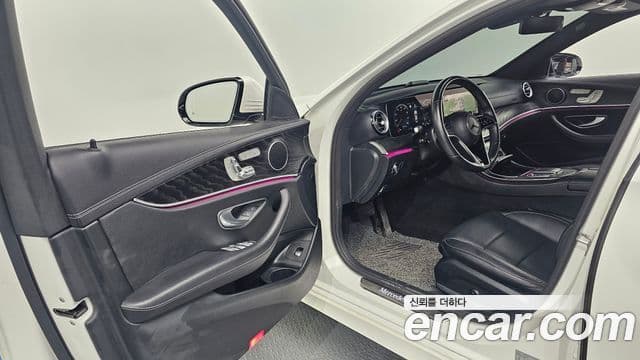 Mercedes-Benz E-Class 2022 — ფოტო 10/20
