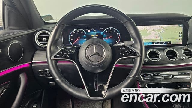 Mercedes-Benz E-Class 2022 — ფოტო 13/20