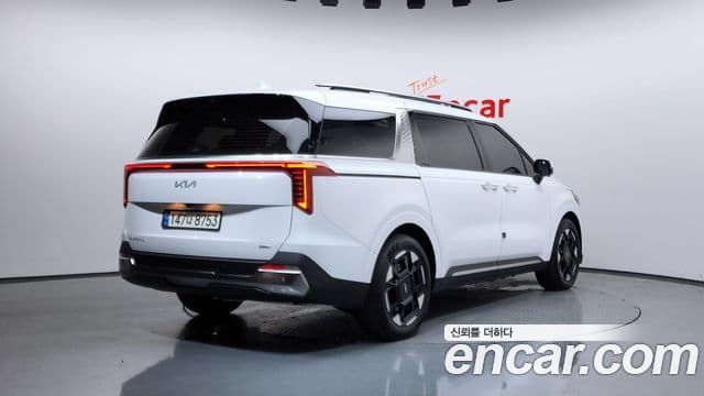 Kia Carnival 2024 — Şəkil 2/20