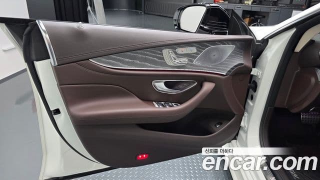 Mercedes-Benz CLS-Class 2021 — Photo 11/34