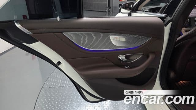 Mercedes-Benz CLS-Class 2021 — Photo 25/34