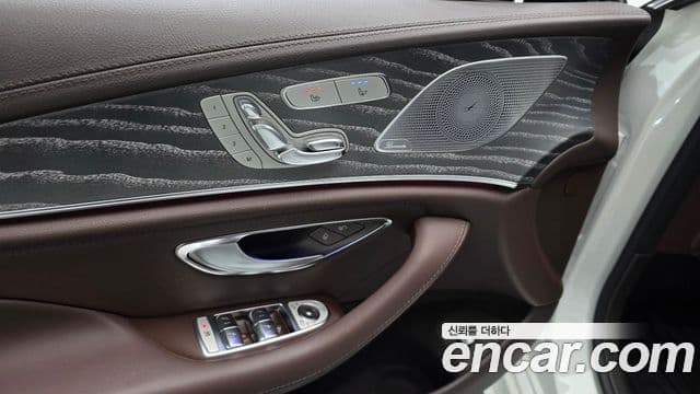 Mercedes-Benz CLS-Class 2021 — Photo 23/34