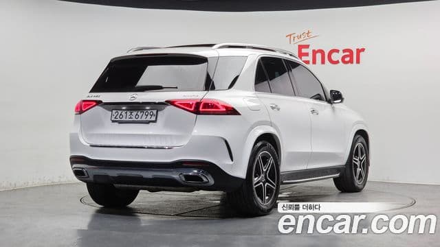Mercedes-Benz GLE-Class 2020 — ფოტო 2/20