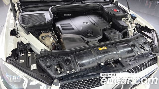 Mercedes-Benz GLE-Class 2020 — ფოტო 6/20