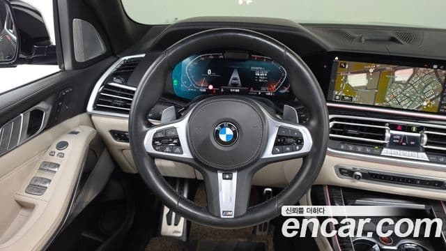 BMW X7 2021 — Фото 12/20