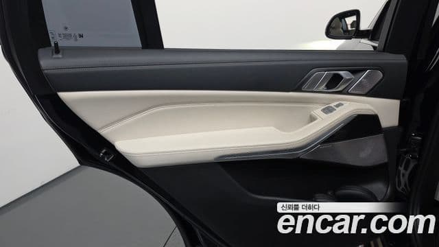 BMW X7 2021 — Photo 6/37