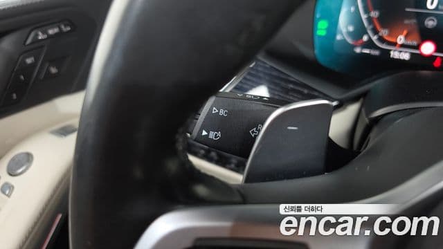 BMW X7 2021 — Photo 30/37