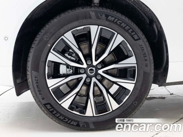 Volvo XC60 2025 — Фото 5/19