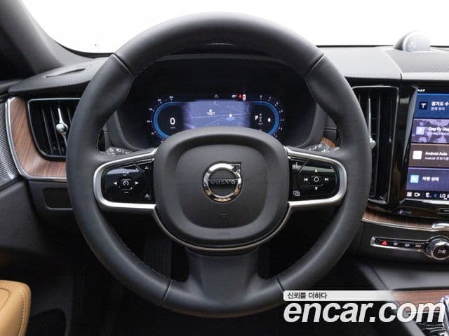 Volvo XC60 2025 — Фото 14/19