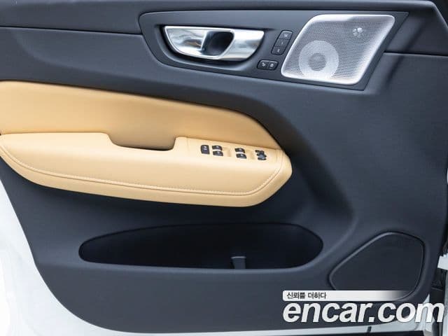 Volvo XC60 2025 — Фото 17/19